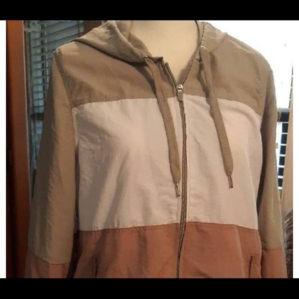 Ashley wind breaker